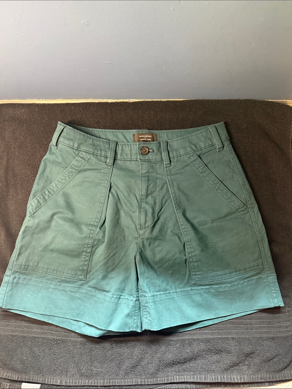 Banana Republic Green Authentic Chino Cotton Shorts